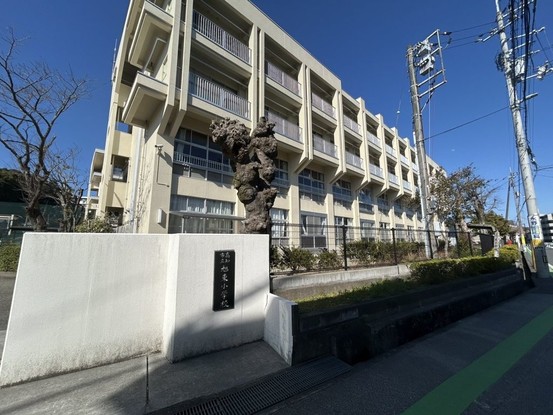 detached 高知県高知市杉井流21-13 マノワール杉井流 1階北