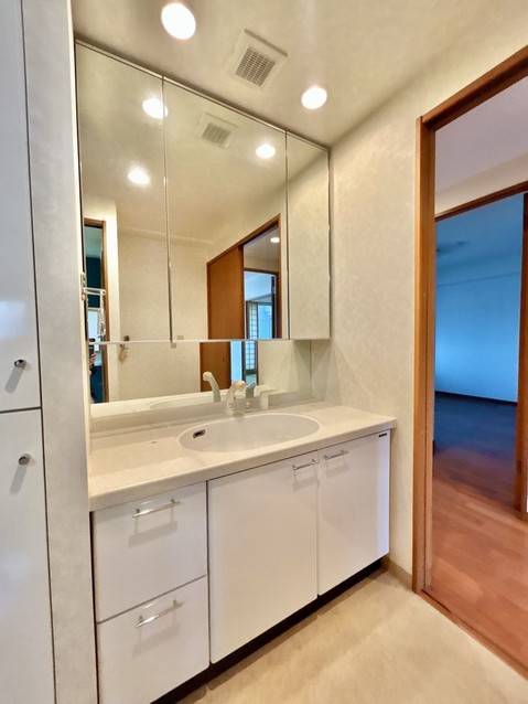 apartment 高知県高知市杉井流21-13 マノワール杉井流 1階北