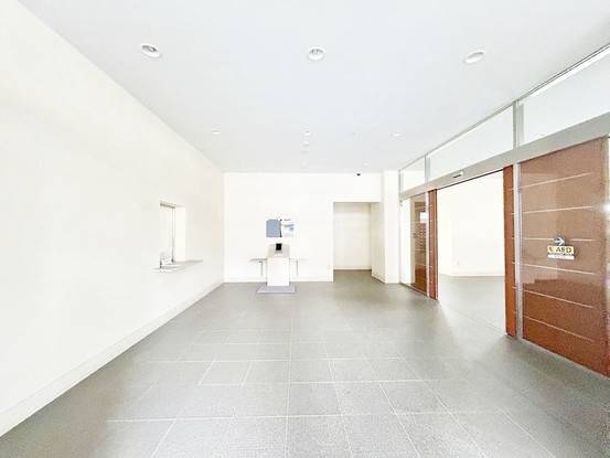 apartment 高知県高知市杉井流21-13 マノワール杉井流 1階北
