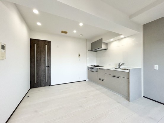 apartment 高知県高知市杉井流21-13 マノワール杉井流 1階北