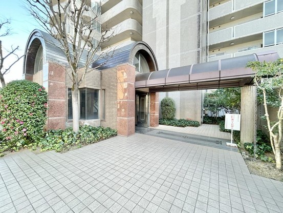 apartment 高知県高知市杉井流21-13 マノワール杉井流 1階北