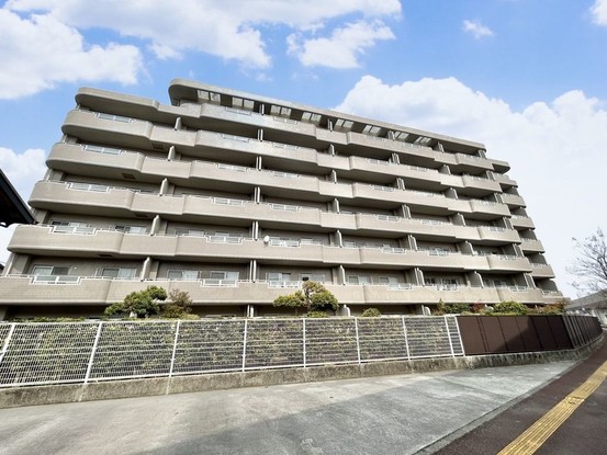 apartment 高知県高知市杉井流21-13 マノワール杉井流 1階北