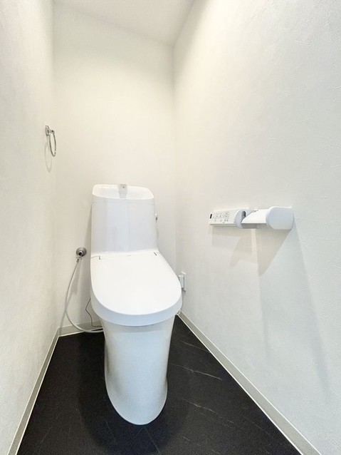 apartment 高知県高知市杉井流21-13 マノワール杉井流 1階北