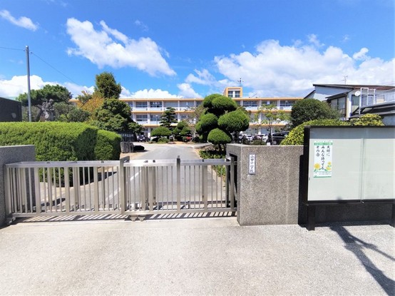 detached 高知県高知市杉井流21-13 マノワール杉井流 1階北