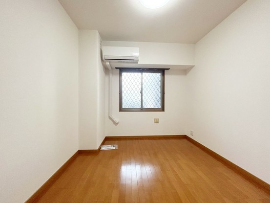 apartment 高知県高知市杉井流21-13 マノワール杉井流 1階北
