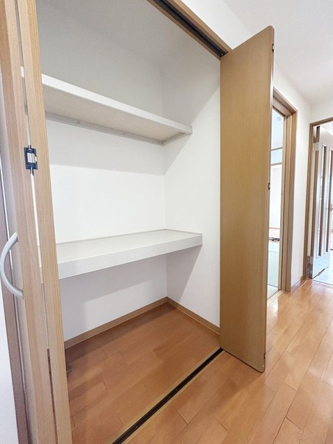 apartment 高知県高知市杉井流21-13 マノワール杉井流 1階北