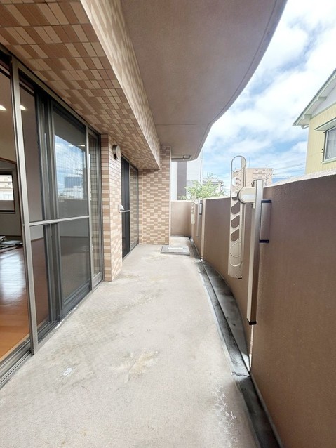 apartment 高知県高知市杉井流21-13 マノワール杉井流 1階北