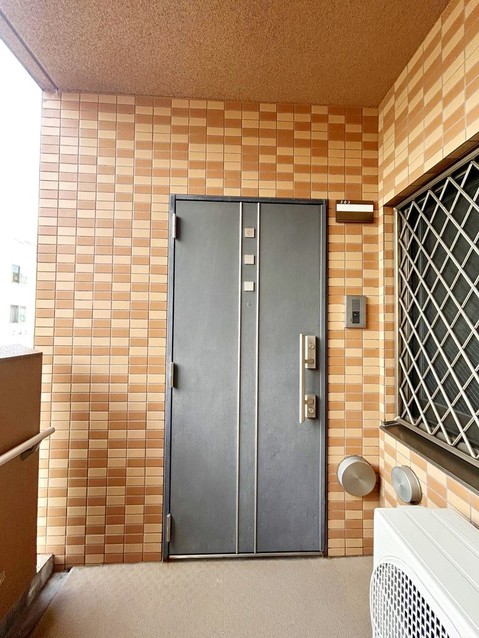 apartment 高知県高知市杉井流21-13 マノワール杉井流 1階北