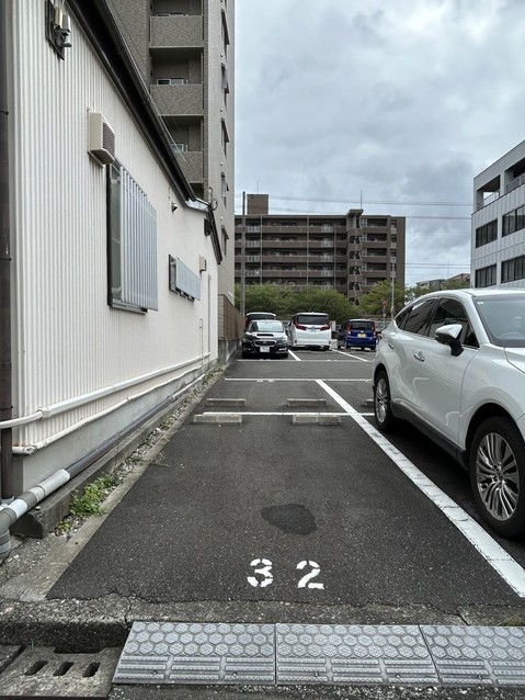 apartment 高知県高知市杉井流21-13 マノワール杉井流 1階北