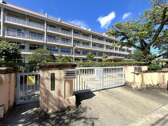 apartment 高知県高知市杉井流21-13 マノワール杉井流 1階北