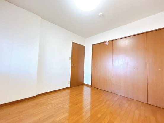 apartment 佐賀県伊万里市二里町八谷搦
地図を見る
