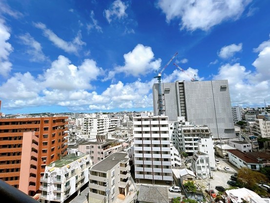 apartment 沖縄県浦添市字宮城4丁目3番14号 1階