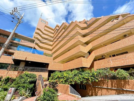 apartment 沖縄県浦添市字宮城4丁目3番14号 1階