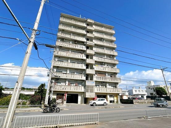 apartment 沖縄県浦添市字宮城4丁目3番14号 1階