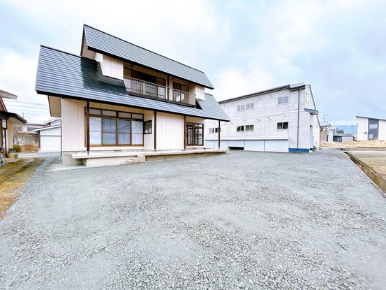 detached 山形県米沢市万世町桑山
地図を見る