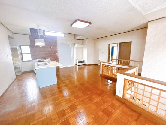 detached 山形県南陽市漆山
地図を見る