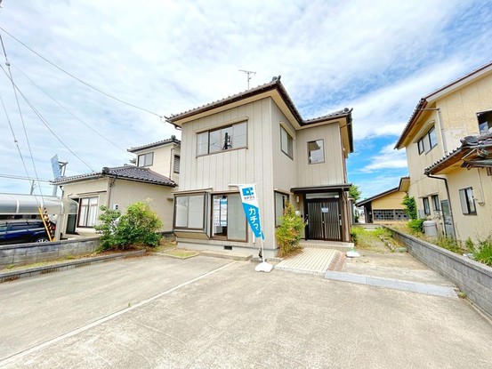 detached 富山県砺波市秋元
地図を見る