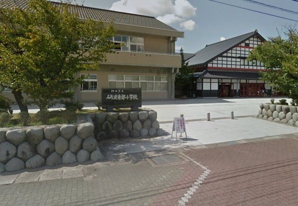 detached 富山県砺波市秋元
地図を見る