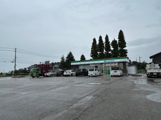 detached 富山県砺波市秋元
地図を見る