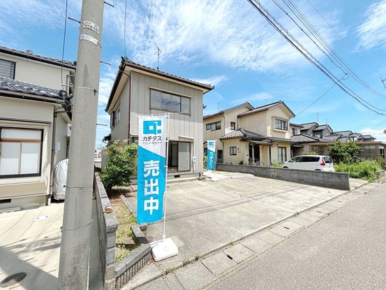 detached 富山県砺波市秋元
地図を見る