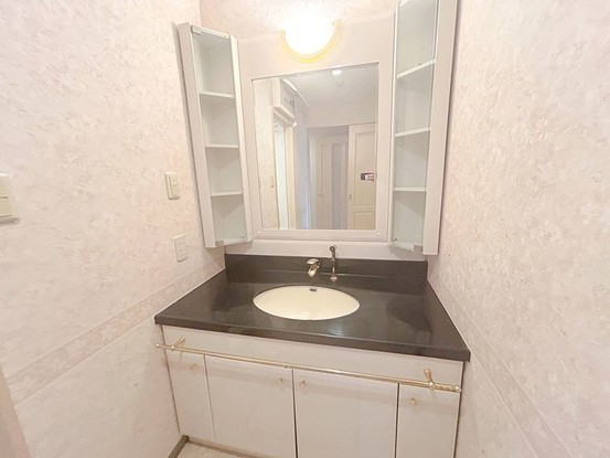 apartment 富山県高岡市向野町３丁目
地図を見る