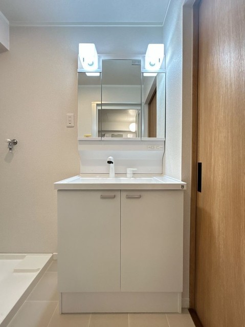 apartment 愛知県豊川市谷川町洞131 谷川町倉庫付事務所A 103号室