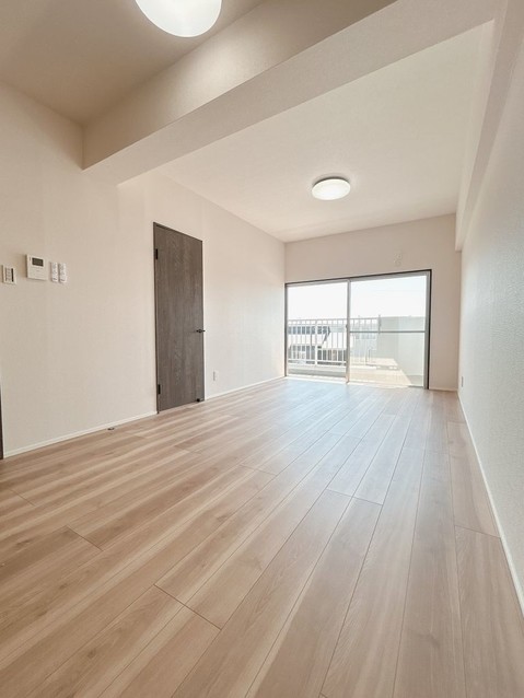 apartment 愛知県豊川市谷川町洞131 谷川町倉庫付事務所A 103号室