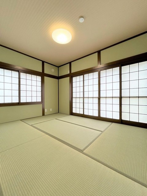 detached 兵庫県宝塚市泉町24-13 ジャルダン宝塚六番館 201号室