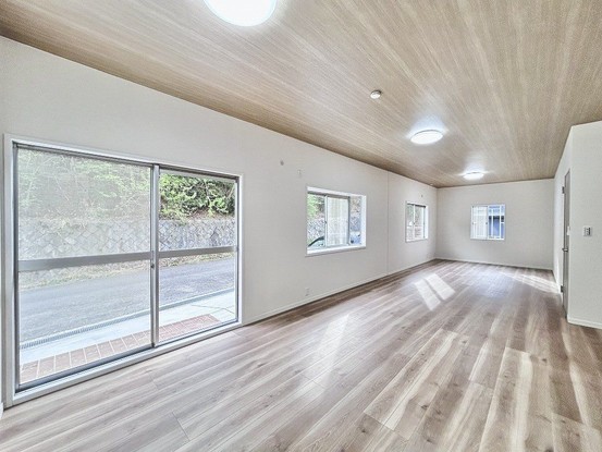 detached 兵庫県宝塚市泉町24-13 ジャルダン宝塚六番館 201号室