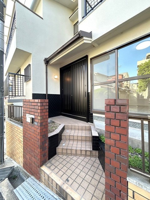 detached 兵庫県宝塚市泉町24-13 ジャルダン宝塚六番館 201号室