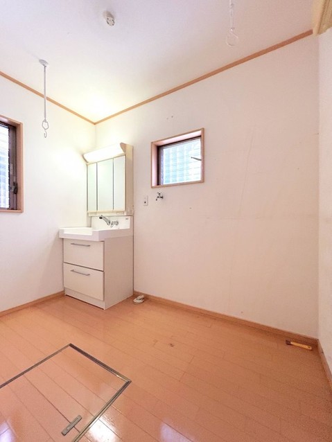 apartment 兵庫県宝塚市泉町24-13 ジャルダン宝塚六番館 201号室
