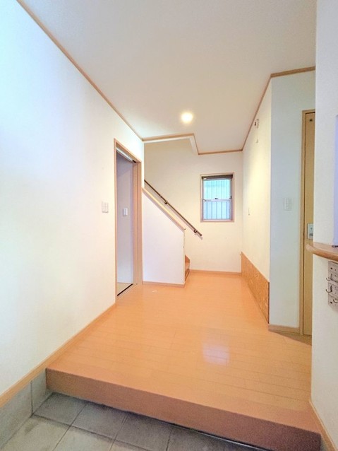 apartment 兵庫県宝塚市泉町24-13 ジャルダン宝塚六番館 201号室