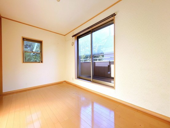 apartment 兵庫県宝塚市泉町24-13 ジャルダン宝塚六番館 201号室