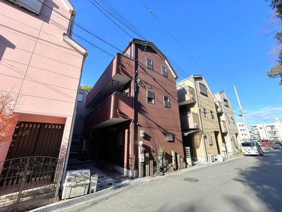 apartment 兵庫県宝塚市泉町24-13 ジャルダン宝塚六番館 201号室
