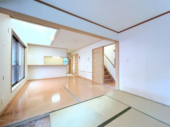 apartment 兵庫県宝塚市泉町24-13 ジャルダン宝塚六番館 201号室