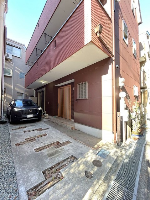 apartment 兵庫県宝塚市泉町24-13 ジャルダン宝塚六番館 201号室