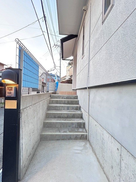 detached 兵庫県宝塚市泉町24-13 ジャルダン宝塚六番館 201号室
