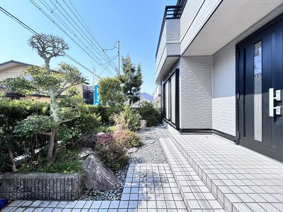 detached 兵庫県宝塚市泉町24-13 ジャルダン宝塚六番館 201号室