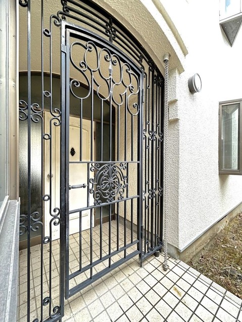 detached 兵庫県宝塚市泉町24-13 ジャルダン宝塚六番館 201号室