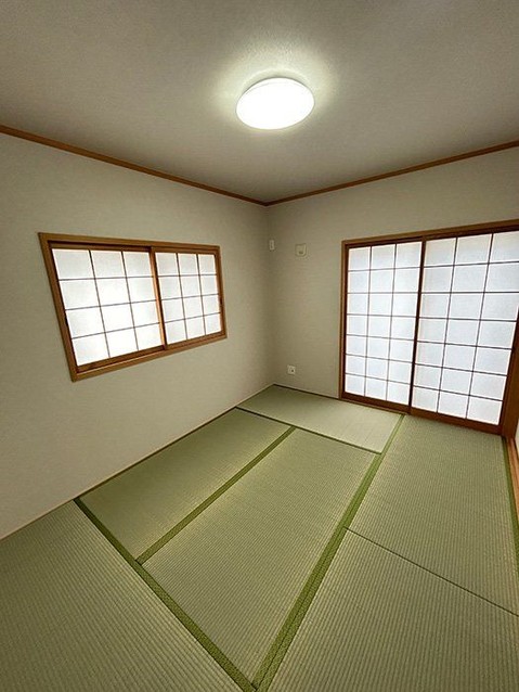 detached 兵庫県宝塚市泉町24-13 ジャルダン宝塚六番館 201号室