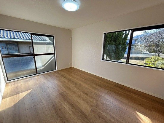 detached 兵庫県宝塚市泉町24-13 ジャルダン宝塚六番館 201号室