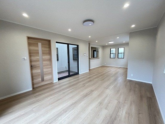 detached 兵庫県宝塚市泉町24-13 ジャルダン宝塚六番館 201号室