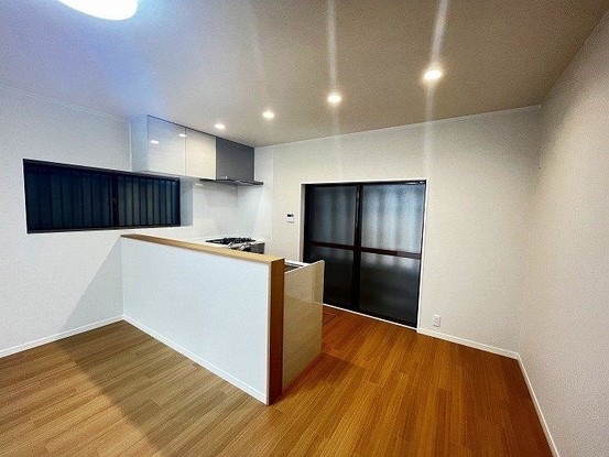 detached 兵庫県宝塚市泉町24-13 ジャルダン宝塚六番館 201号室