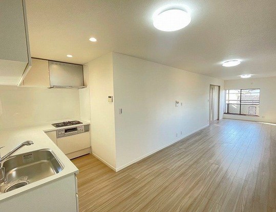 detached 兵庫県宝塚市泉町24-13 ジャルダン宝塚六番館 201号室