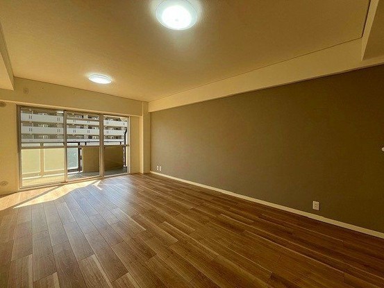 apartment 兵庫県宝塚市泉町24-13 ジャルダン宝塚六番館 201号室