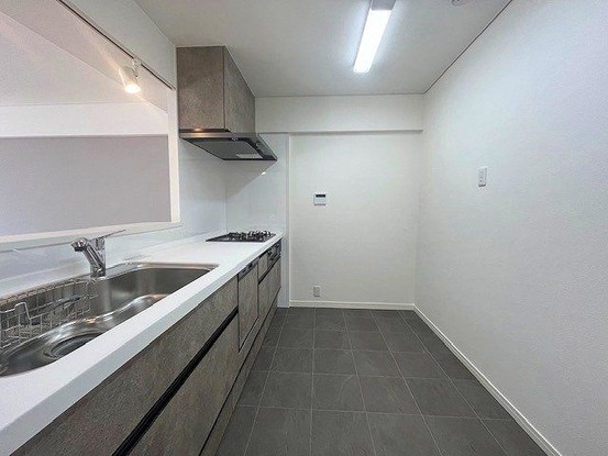 apartment 兵庫県宝塚市泉町24-13 ジャルダン宝塚六番館 201号室