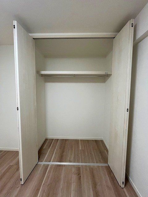 apartment 兵庫県宝塚市泉町24-13 ジャルダン宝塚六番館 201号室