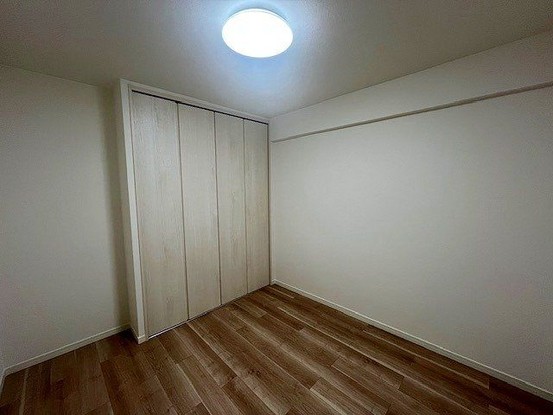 apartment 兵庫県宝塚市泉町24-13 ジャルダン宝塚六番館 201号室