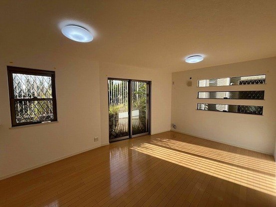 detached 兵庫県宝塚市泉町24-13 ジャルダン宝塚六番館 201号室