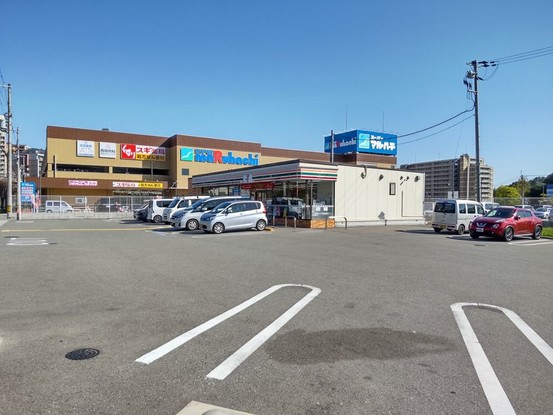 detached 兵庫県宝塚市泉町24-13 ジャルダン宝塚六番館 201号室
